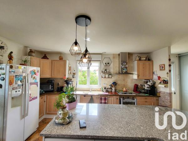 Pavillon 5 pièces de 95 m² à Vouneuil-sur-Vienne (86210)