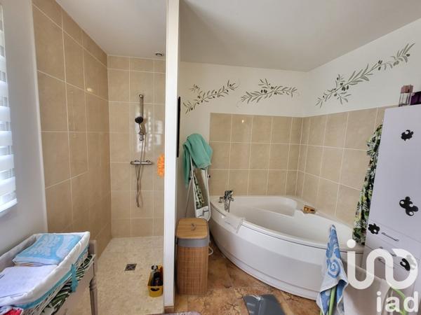 Pavillon 5 pièces de 95 m² à Vouneuil-sur-Vienne (86210)