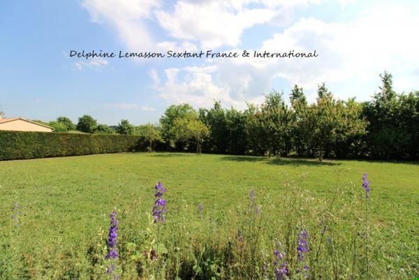 Maison de plain plain pied avec 3 chambres, parc arboré, à proximité des commerces