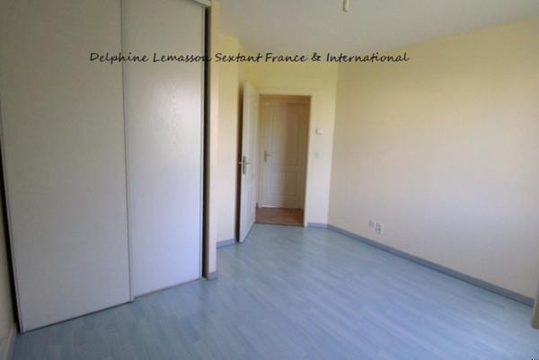 Maison de plain plain pied avec 3 chambres, parc arboré, à proximité des commerces