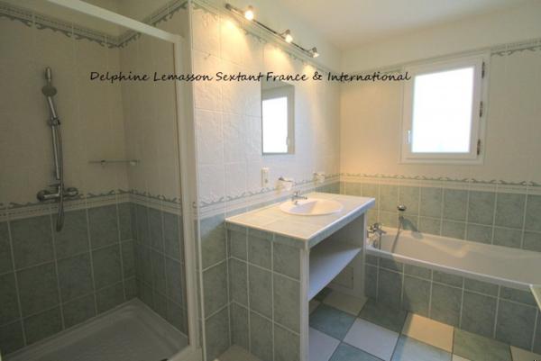 Maison de plain plain pied avec 3 chambres, parc arboré, à proximité des commerces