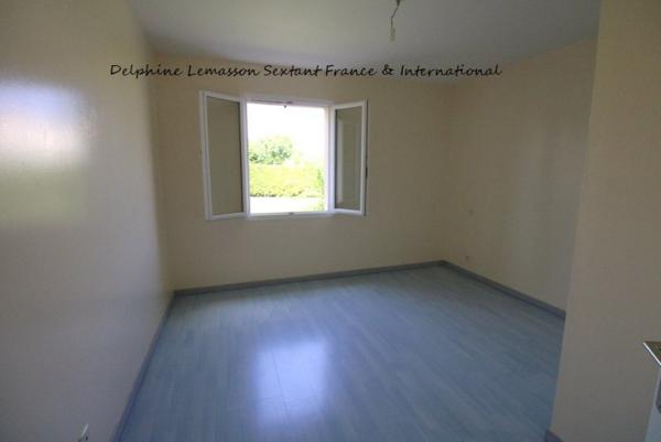 Maison de plain plain pied avec 3 chambres, parc arboré, à proximité des commerces