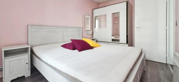 Dpt Paris (75), à louer PARIS 15EME ARRONDISSEMENT appartement meublé T2 de 47 m²