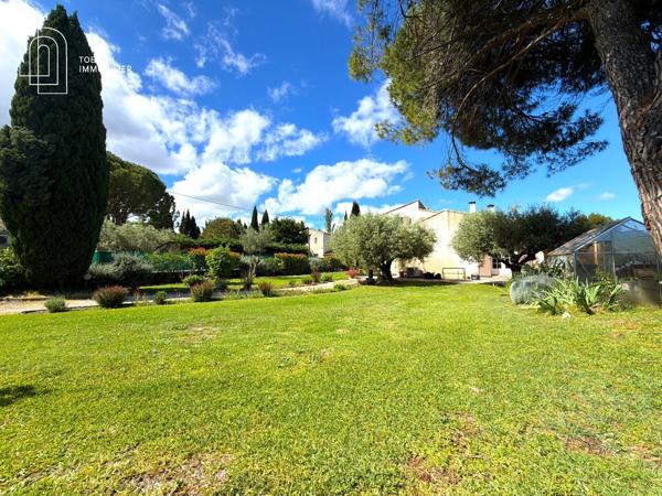 Belle propriété familiale avec piscine et jardin paysager
