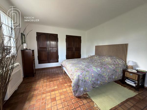 Belle propriété familiale avec piscine et jardin paysager
