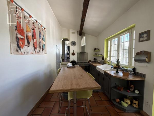 Belle propriété familiale avec piscine et jardin paysager