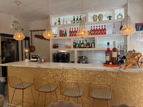 Fonds De Commerce - 90 m²