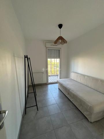 Location                                                      Appartement
                        
                     4 pièces                      70 m2                     à Villeurbanne