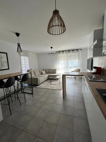 Location                                                      Appartement
                        
                     4 pièces                      70 m2                     à Villeurbanne