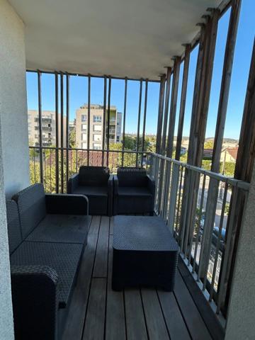 Location                                                      Appartement
                        
                     4 pièces                      70 m2                     à Villeurbanne