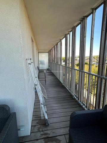 Location                                                      Appartement
                        
                     4 pièces                      70 m2                     à Villeurbanne