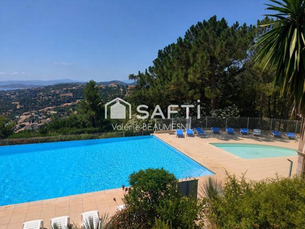 T 3 - TERRASSE PANORAMIQUE MER, GOLFE ET  VILLAGE DE SAINT TROPEZ – PISCINE – TENNIS - CALME - NATURE - BELLES PRESTATIONS