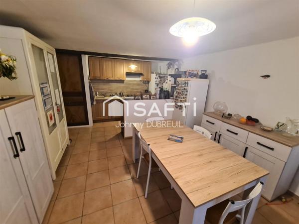 PIGNANS - APPARTEMENT T3 AU REZ-DE-CHAUSSÉE DANS LE CENTRE DU VILLAGE, PROCHE PARKING ET DES COMMODITES