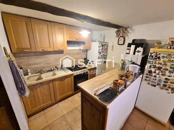 PIGNANS - APPARTEMENT T3 AU REZ-DE-CHAUSSÉE DANS LE CENTRE DU VILLAGE, PROCHE PARKING ET DES COMMODITES