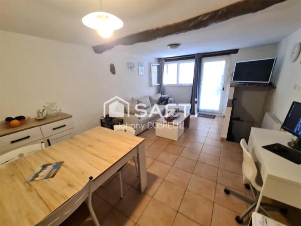 PIGNANS - APPARTEMENT T3 AU REZ-DE-CHAUSSÉE DANS LE CENTRE DU VILLAGE, PROCHE PARKING ET DES COMMODITES