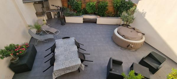 CHARMANTE MAISON DE VILLAGE ENTIEREMENT RENOVEE