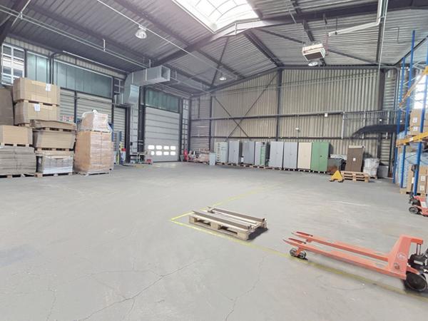 BÂTIMENT INDUSTRIEL / LOGISTIQUE SAINT-AVOLD 4 500 m²