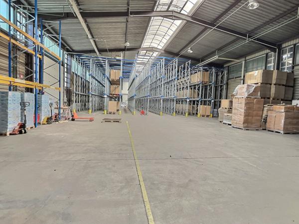 BÂTIMENT INDUSTRIEL / LOGISTIQUE SAINT-AVOLD 4 500 m²