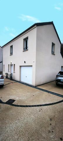 Lumineuse et agréable maison familiale secteur Maison dans la Vallée.