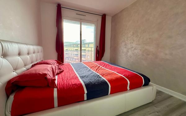 Appartement à vendre    3 pièces • 75 m2 Épinay-sur-Seine