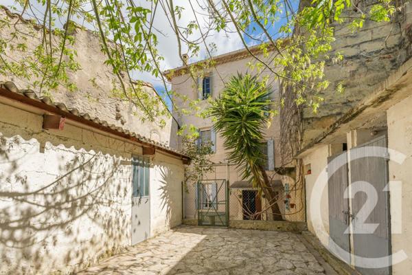 Maison à vendre  11 pièces - 250 m2 GALLARGUES LE MONTUEUX - 30