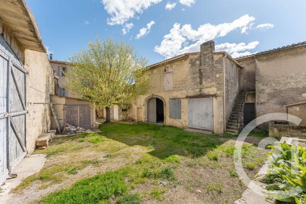 Maison à vendre  11 pièces - 250 m2 GALLARGUES LE MONTUEUX - 30