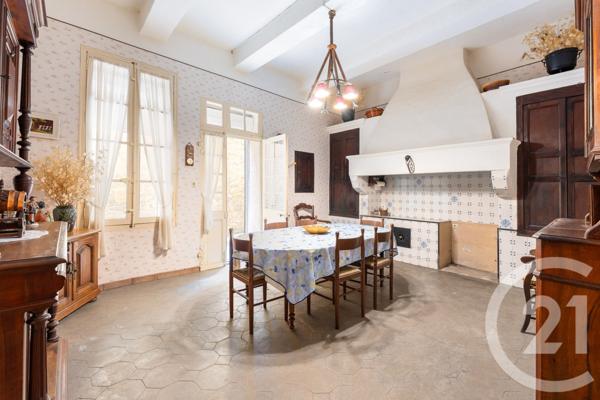 Maison à vendre  11 pièces - 250 m2 GALLARGUES LE MONTUEUX - 30