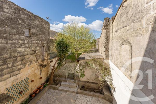 Maison à vendre  11 pièces - 250 m2 GALLARGUES LE MONTUEUX - 30