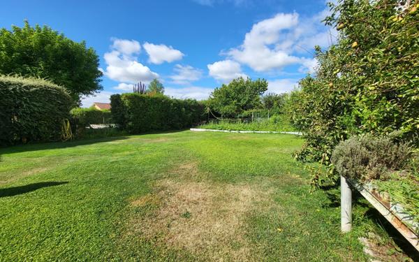 Terrain à vendre    Quincieux