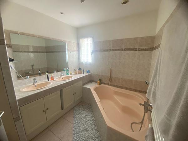 A VENDRE LA ROCHELLE MAISON FAMILIALE 171M2- 4 CHAMBRES- GARAGE DE 67M2-PISCINE , La rochelle