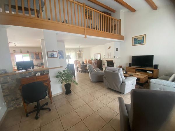 A VENDRE LA ROCHELLE MAISON FAMILIALE 171M2- 4 CHAMBRES- GARAGE DE 67M2-PISCINE , La rochelle