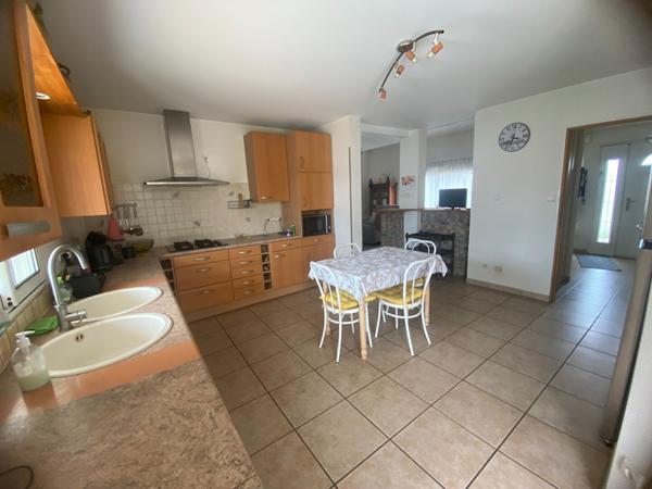 A VENDRE LA ROCHELLE MAISON FAMILIALE 171M2- 4 CHAMBRES- GARAGE DE 67M2-PISCINE , La rochelle