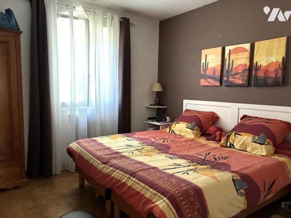 VILLA T5 AVEC PISCINE, CUISINE D'ETE, DOUBLE GARAGE, ABRI VOITURES ET CARPORT SAINT-MAXIMIN