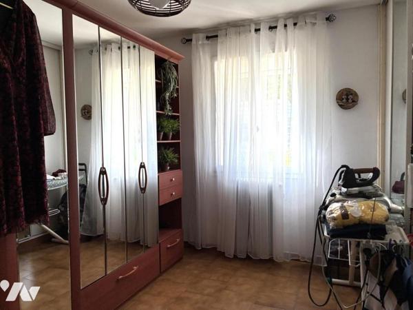 VILLA T5 AVEC PISCINE, CUISINE D'ETE, DOUBLE GARAGE, ABRI VOITURES ET CARPORT SAINT-MAXIMIN