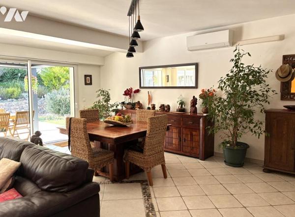 VILLA T5 AVEC PISCINE, CUISINE D'ETE, DOUBLE GARAGE, ABRI VOITURES ET CARPORT SAINT-MAXIMIN