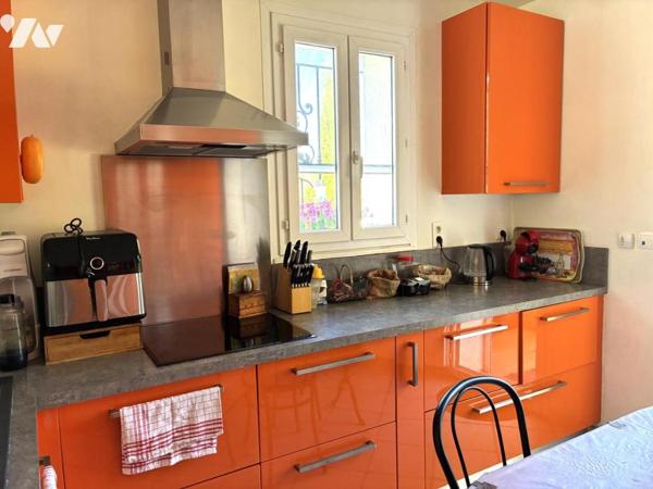 VILLA T5 AVEC PISCINE, CUISINE D'ETE, DOUBLE GARAGE, ABRI VOITURES ET CARPORT SAINT-MAXIMIN