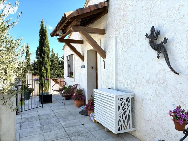 VILLA T5 AVEC PISCINE, CUISINE D'ETE, DOUBLE GARAGE, ABRI VOITURES ET CARPORT SAINT-MAXIMIN