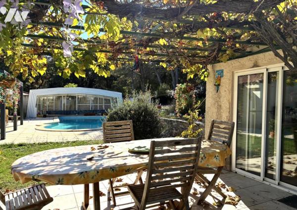 VILLA T5 AVEC PISCINE, CUISINE D'ETE, DOUBLE GARAGE, ABRI VOITURES ET CARPORT SAINT-MAXIMIN