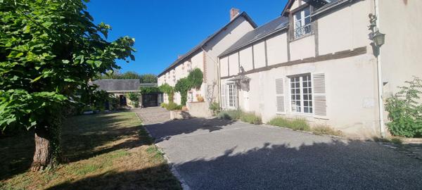 SAINT-DENIS-SUR-LOIRE LONGÈRE DE CARACTÈRE DU XIX SIÈCLE 6 CHAMBRES (6 SUITES ) CHARME & PRESTATIONS