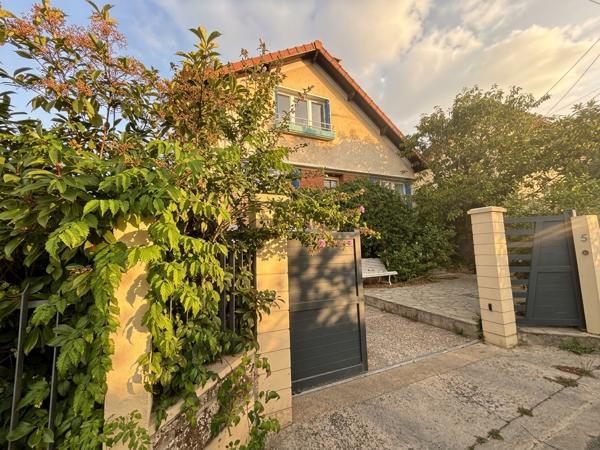 MAISON DE CARACTÈRE BAIGNÉE DE LUMIÈRE -VUE DÉGAGÉE ET CALME ABSOLU À MARCOUSSIS