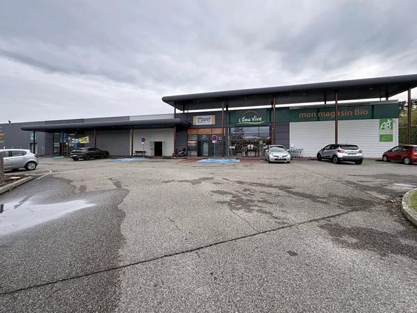 Vente Local commercial 1 pièces 475 m2 à Bourgoin-Jallieu