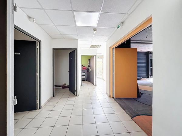 Vente Local commercial 1 pièces 475 m2 à Bourgoin-Jallieu