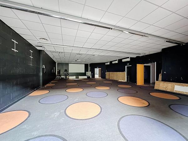 Vente Local commercial 1 pièces 475 m2 à Bourgoin-Jallieu