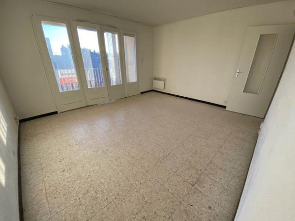 Location Studio 26 m² - 18 AVENUE JEAN PERRIN Bagnols-sur-ceze 30200