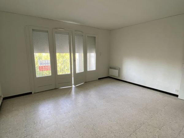 Location Studio 26 m² - 18 AVENUE JEAN PERRIN Bagnols-sur-ceze 30200