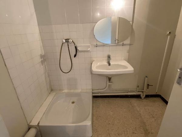 Location Studio 26 m² - 18 AVENUE JEAN PERRIN Bagnols-sur-ceze 30200