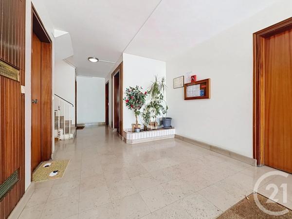 Appartement F1 à vendre  1 pièce - 34,07 m 2   MONTREUIL  - 93