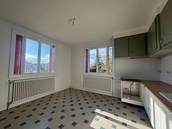 Maison Mallemort !  Belle Opportunité.