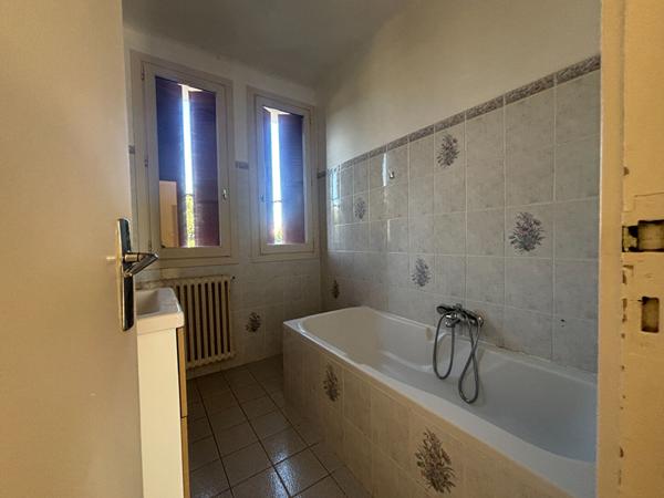 Maison Mallemort !  Belle Opportunité.