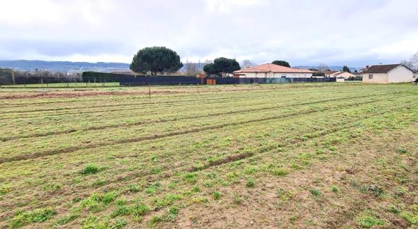 Terrain à Villeneuve sur Lot